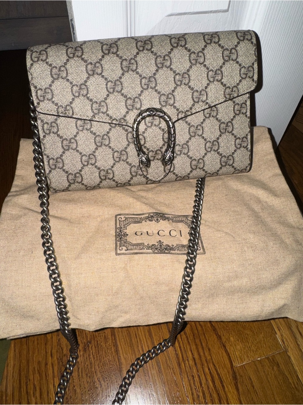 Gucci Beige Brown GG Supreme Crossbody Bag with Silver-Tone Hardware - Picture 3 of 8